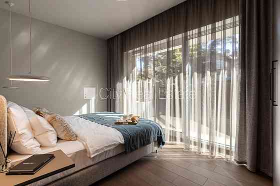 Новостройка, фасадный дом, благоустроенный озеленённый двор, подземная стоянка, Jūrmala