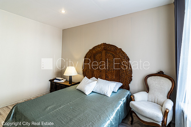 Фасадный дом, реновированный дом, вход с улицы, лестничная клетка после Рига - изображение 6