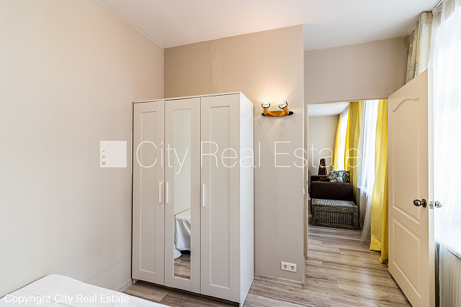 Фасадный дом, реновированный дом, вход с улицы, лестничная клетка после Рига - изображение 9