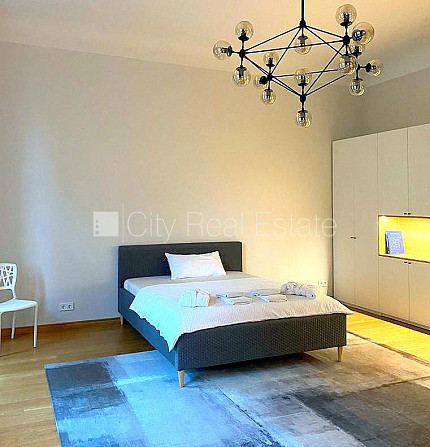 Fasādes māja, renovēta māja, labiekārtota apzaļumota teritorija, bruģēts piebraucamais Rīga - foto 16