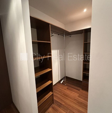 Jaunceltne, fasādes māja, labiekārtots apzaļumots pagalms, slēgta teritorija, iespēja nomāt Rīga - foto 19