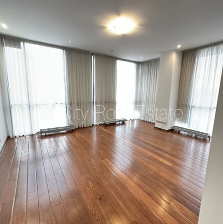 Jaunceltne, fasādes māja, labiekārtots apzaļumots pagalms, slēgta teritorija, iespēja nomāt Rīga - foto 12