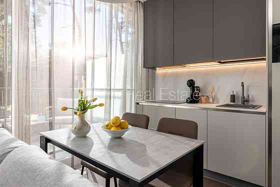 Новостройка, фасадный дом, зеленая территория, благоустроенная озеленённая Jūrmala