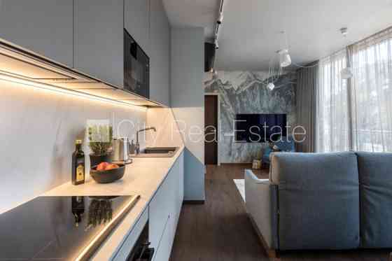 Новостройка, фасадный дом, благоустроенный озеленённый двор, подземная стоянка, Jūrmala