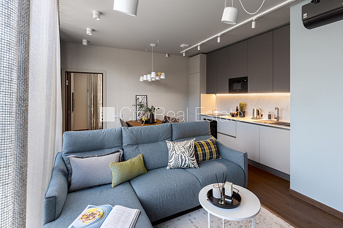 Jaunceltne, fasādes māja, labiekārtots apzaļumots pagalms, pazemes autostāvvieta, ieeja no Jūrmala - foto 1