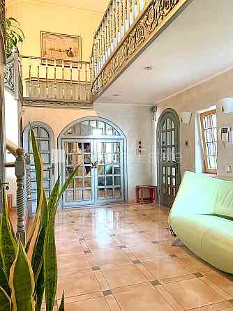 Частный дом, новостройка, благоустроенная озеленённая территория 2400 м2, Rīga