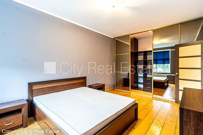 Fasādes māja, slēgts pagalms, vieta automašīnai, ieeja no ielas un pagalma, ir lifts, kāpņu Rīga - foto 5