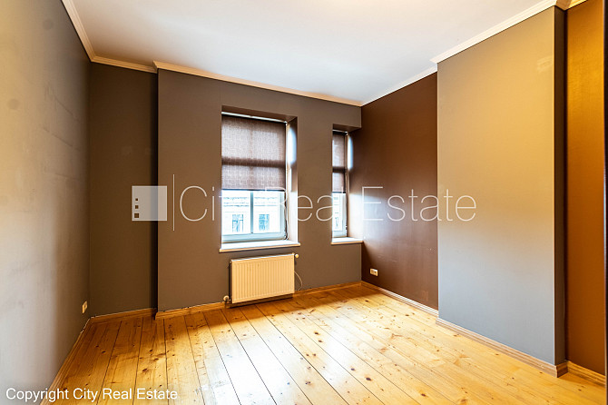 Fasādes māja, slēgts pagalms, vieta automašīnai, ieeja no ielas un pagalma, ir lifts, kāpņu Rīga - foto 9