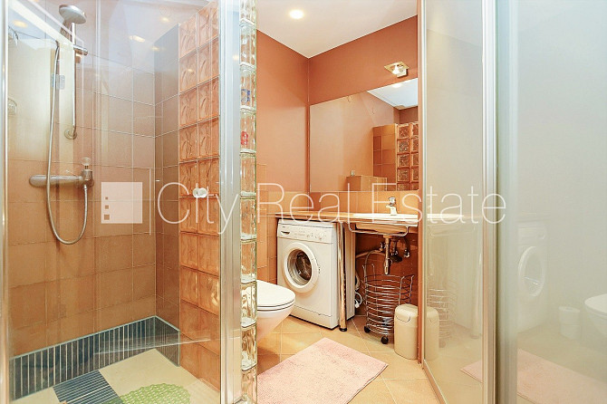 Labiekārtots apzaļumots pagalms, pazemes autostāvvieta, pagalmā bērnu spēļu laukums, divas Jūrmala - foto 11