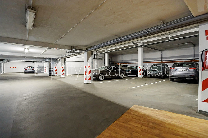 Labiekārtots apzaļumots pagalms, pazemes autostāvvieta, pagalmā bērnu spēļu laukums, divas Jūrmala - foto 18