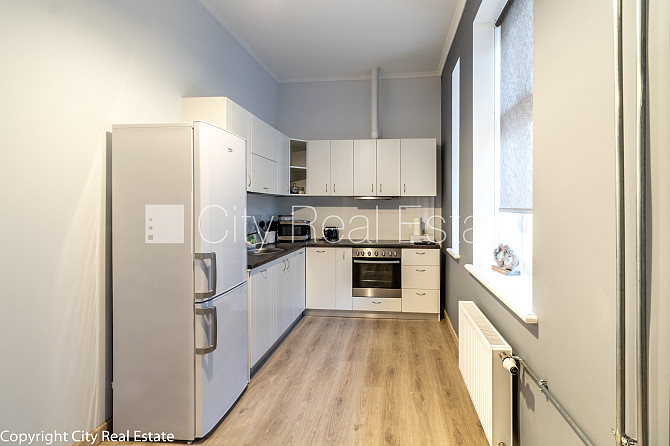 Renovēta māja, slēgts pagalms, ieeja no ielas, kāpņu telpa pēc kapitālā remonta, istabas Rīga - foto 5