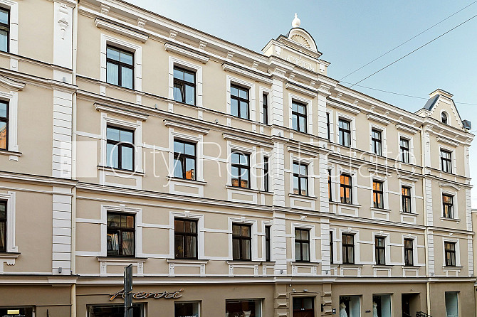 Renovēta māja, slēgts pagalms, ieeja no ielas, kāpņu telpa pēc kapitālā remonta, istabas Rīga - foto 15