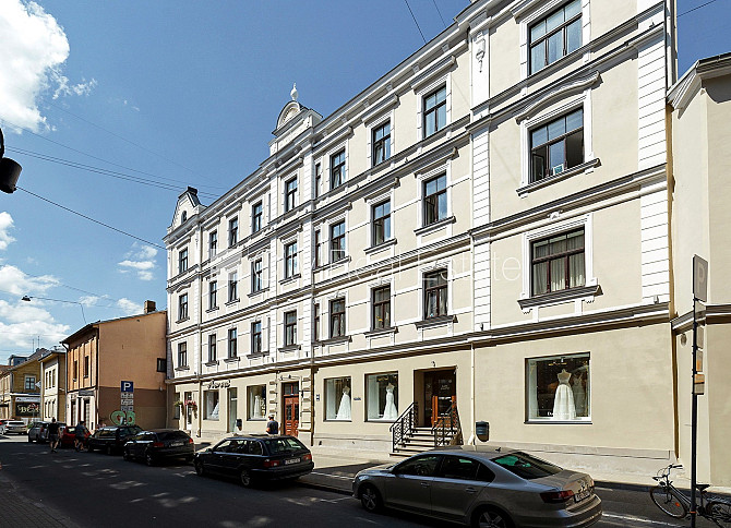 Renovēta māja, slēgts pagalms, ieeja no ielas, kāpņu telpa pēc kapitālā remonta, istabas Rīga - foto 16