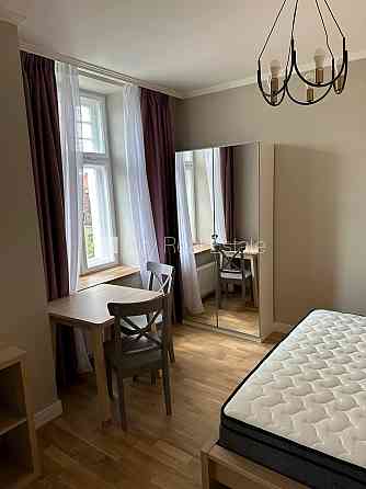 Фасадный дом, возможность аренды парковки, вход с улицы, лестничная клетка после Rīga