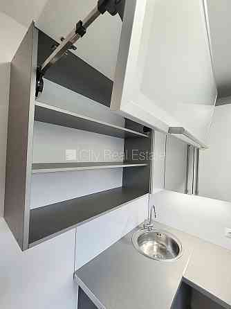 Зеленая территория, бесплатная стоянка во дворе, лестничная клетка после Rīga