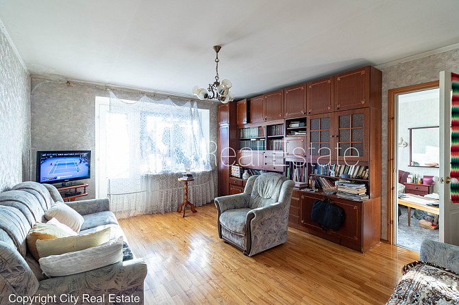 Fasādes māja, labiekārtota apzaļumota teritorija, vieta automašīnai, balkons, istabas Rīga - foto 1