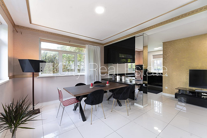 Privātmāja, fasāde ar dekoratīvo apmetumu, labiekārtots apzaļumots pagalms, garāža vienai Jūrmala - foto 3