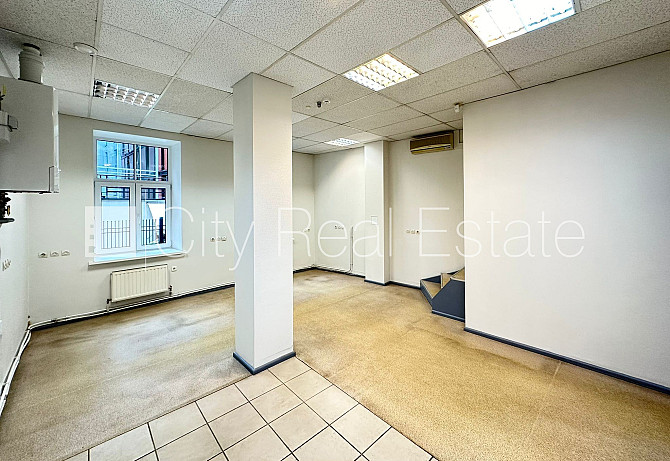 Здание во дворе, благоустроенная озеленённая территория, закрытый двор, въездные Рига - изображение 5