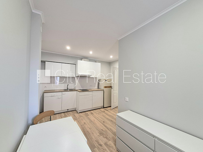 Pagalma māja, renovēta māja, slēgts pagalms, apsargāta teritorija, ieeja no pagalma, kāpņu Rīga - foto 14