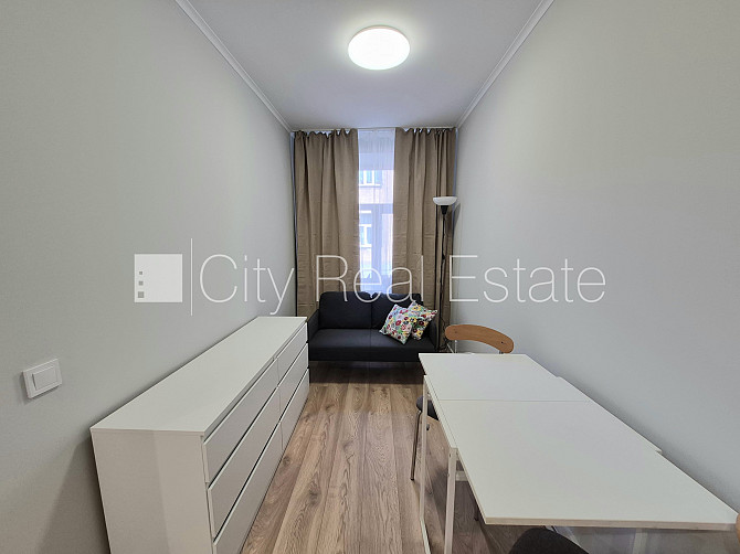 Pagalma māja, renovēta māja, slēgts pagalms, apsargāta teritorija, ieeja no pagalma, kāpņu Rīga - foto 19