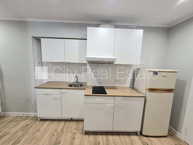 Pagalma māja, renovēta māja, slēgts pagalms, apsargāta teritorija, ieeja no pagalma, kāpņu Rīga - foto 15