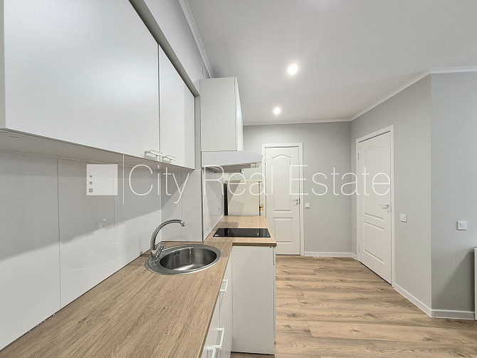 Pagalma māja, renovēta māja, slēgts pagalms, apsargāta teritorija, ieeja no pagalma, kāpņu Rīga - foto 18