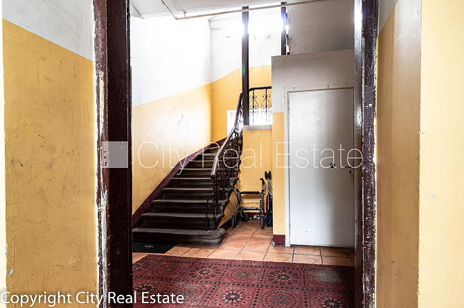 Здание во дворе, закрытый двор, въездные ворота оснащены автоматической Рига - изображение 12