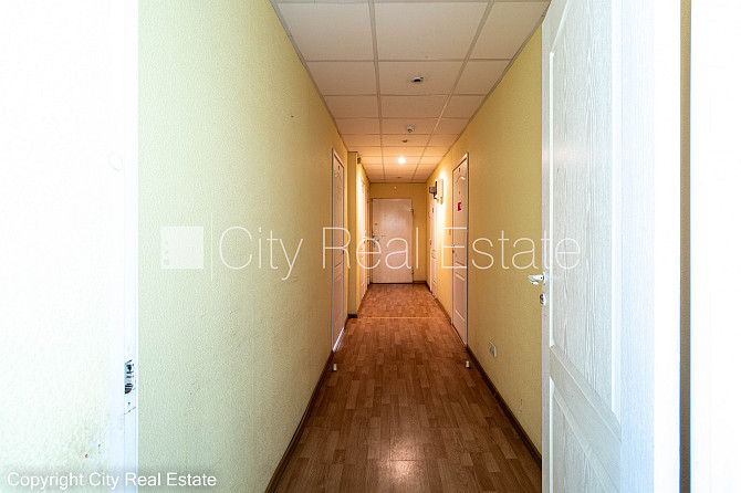 Здание во дворе, закрытый двор, въездные ворота оснащены автоматической Рига - изображение 9