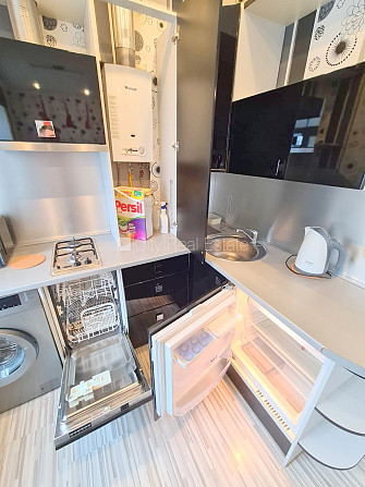 Pagalma ēka, renovēta māja, slēgts pagalms, ieeja no pagalma, ir lifts, kāpņu telpa pēc Rīga - foto 10