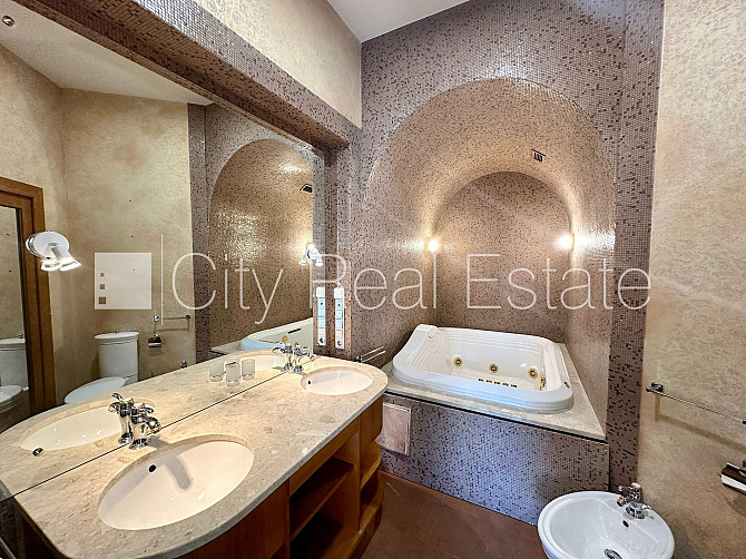 Fasādes māja, renovēta māja, labiekārtota apzaļumota teritorija, slēgts pagalms, vieta Rīga - foto 13