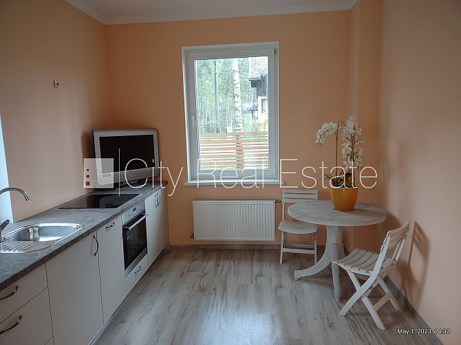 Dvīņu māja, labiekārtots apzaļumots pagalms, slēgts pagalms, iežogota teritorija ar koka Jūrmala - foto 4