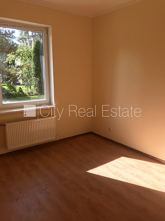 Dvīņu māja, labiekārtots apzaļumots pagalms, slēgts pagalms, iežogota teritorija ar koka Jūrmala - foto 6