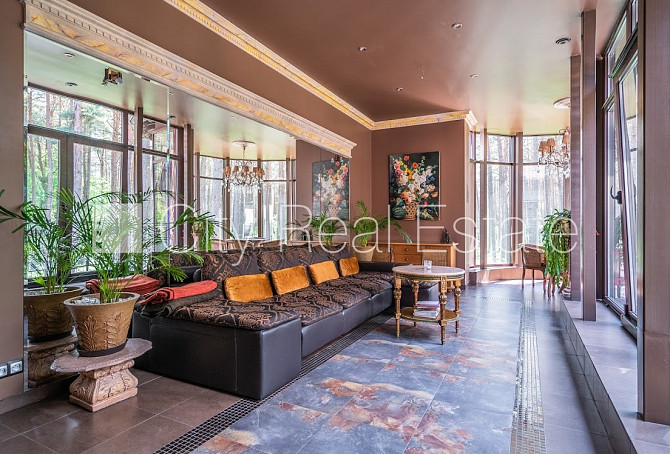 Частный дом, благоустроенный озеленённый двор, въездные ворота оснащены Юрмала - изображение 11