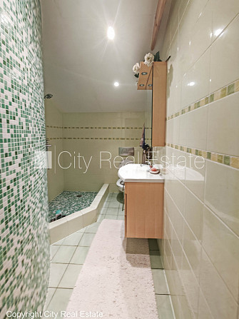 Фасадный дом, реставрированный дом, благоустроенный озеленённый двор, закрытый Рига - изображение 17