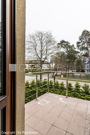 Земля в собственности, новостройка, фасадный дом, благоустроенный озеленённый Юрмала - изображение 18