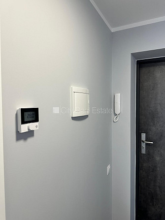 Земля в собственности, панельный дом, благоустроенная озеленённая территория, Цесис и район - изображение 12