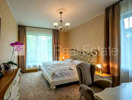 Земля в собственности, новостройка, дом во дворе, благоустроенная озеленённая Юрмала