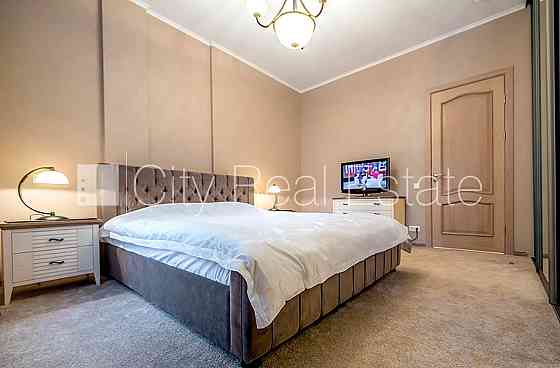 Земля в собственности, новостройка, дом во дворе, благоустроенная озеленённая Юрмала