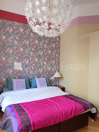 Fasādes māja, renovēta māja, ir lifts, kāpņu telpa pēc kapitālā remonta, viena istaba Rīga - foto 20