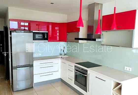 Земля в собственности, новостройка, благоустроенная озеленённая территория, Рига