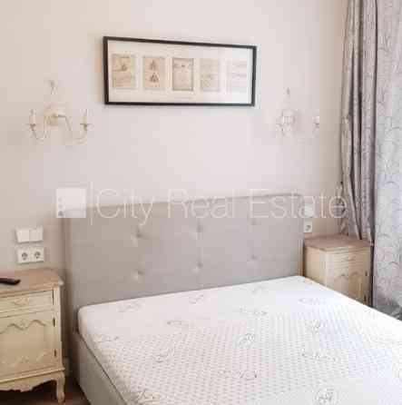 Проект - Residence Lumiere (Ресиденце Лумиере), фасадный дом, реновированный дом, вход с Rīga