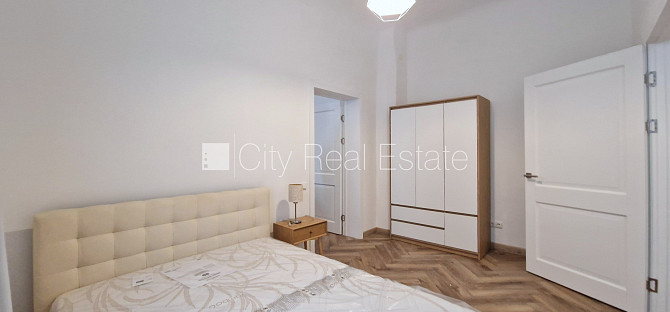 Fasādes māja, renovēta māja, ieeja no ielas, viena istaba izolēta, studio tipa, virtuve Rīga - foto 9