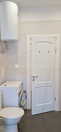 Fasādes māja, renovēta māja, ieeja no ielas, viena istaba izolēta, studio tipa, virtuve Rīga - foto 13