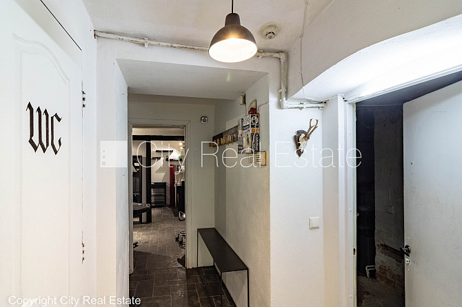 Fasādes māja, bezmaksas stāvvieta pagalmā, ieeja no ielas un pagalma, puspagrabs, istabas Rīga - foto 8