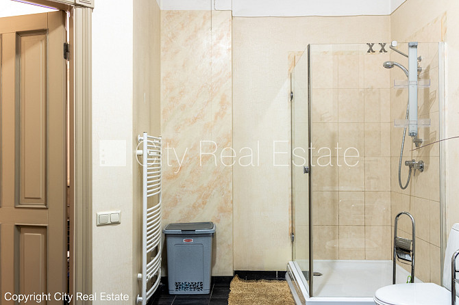 Фасадный дом, реновированный дом, благоустроенная озеленённая территория, Рига - изображение 12