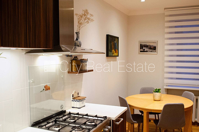 Фасадный дом, реставрированный дом, благоустроенная озеленённая территория, Рига - изображение 1