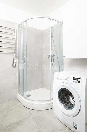 Новостройка, благоустроенный озеленённый двор, место для машины, одна Рига - изображение 10