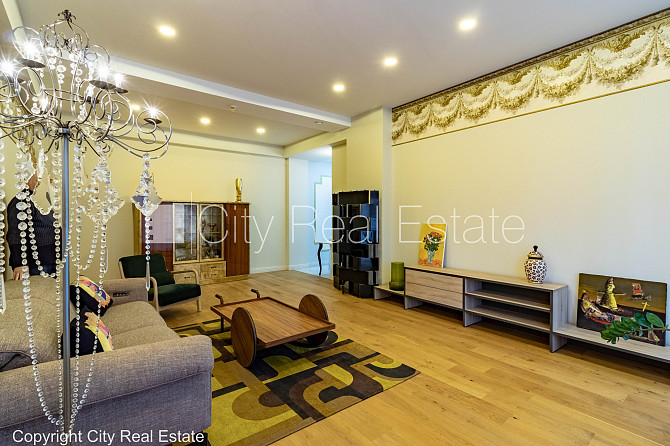 Новостройка, здание во дворе, закрытый двор, лифт, два балкона, окна выходят во Рига - изображение 1