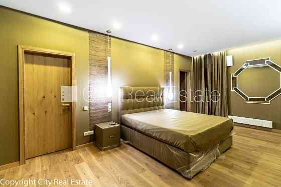 Новостройка, здание во дворе, закрытый двор, до ближайшей парковки 70 м, вход со Rīga