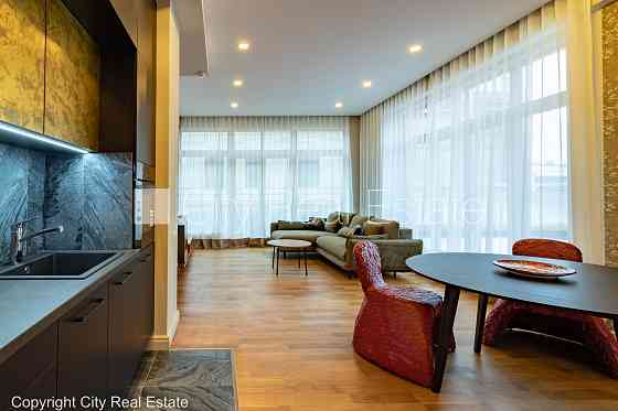 Новостройка, фасадный дом, закрытый двор, вход со двора, лифт, балкон 1,8 м2, терасса Рига